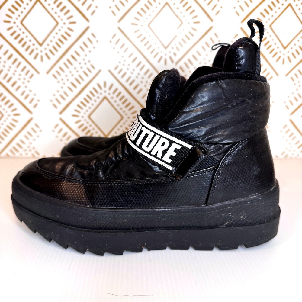 Juicy Couture Black Puffer Snow Boots Chunky Platform Logo Strap Womens Size 8